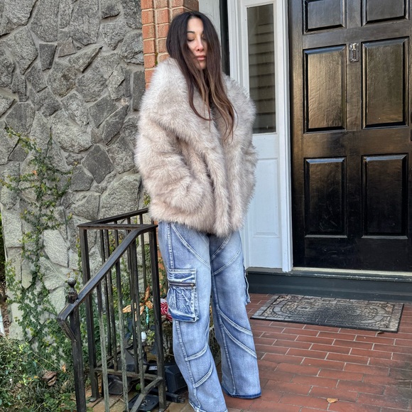 ✨LAST ONE✨Fabulous Faux Fur Coat - Picture 4 of 7